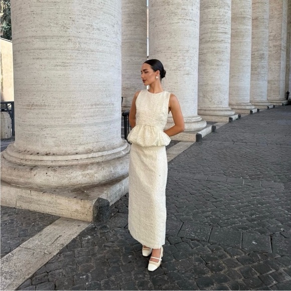 NWT ZARA TEXTURED PEPLUM TOP SIZE M 
🚨FIRM PRICE NO DISCOUNT - Picture 8 of 15